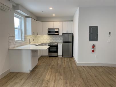 562 Main Street 3C